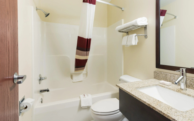 Red Roof Inn Auburn