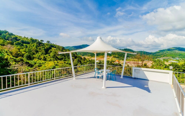 Chalong Hill Tropical Garden Homes