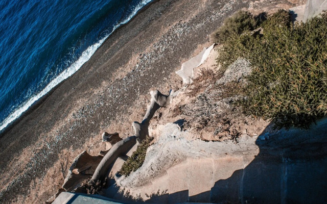Almyra Oia Suites