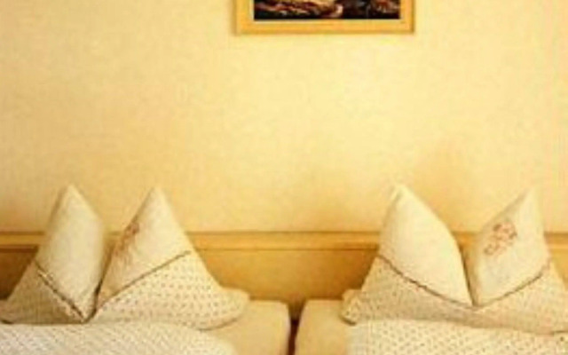 Lucky Star Hotel