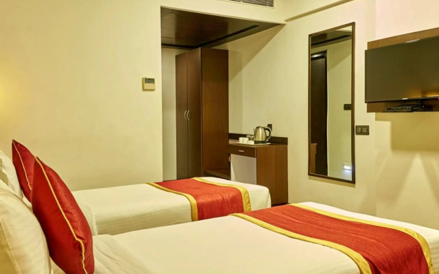 Akshaya Aura