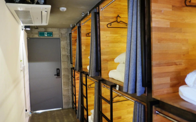 The Cube Hotel - Hostel