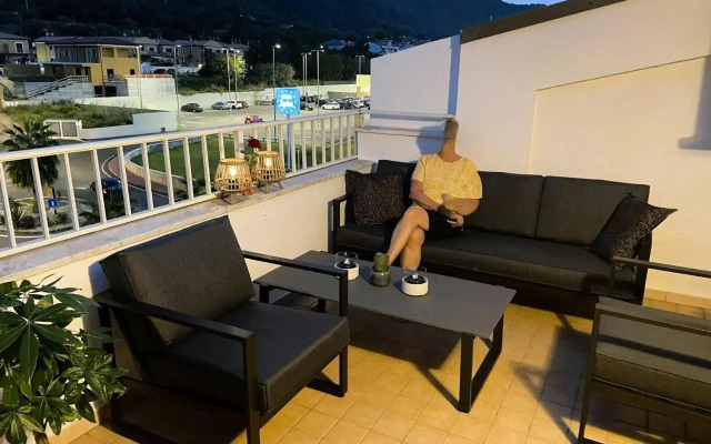 Apartment With Sea View