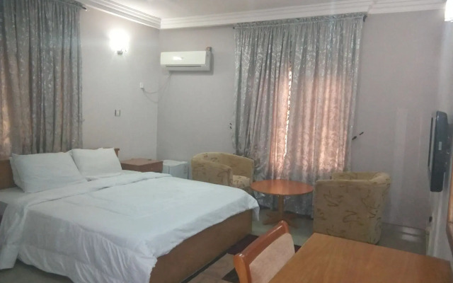Junbic Apartment and Suites