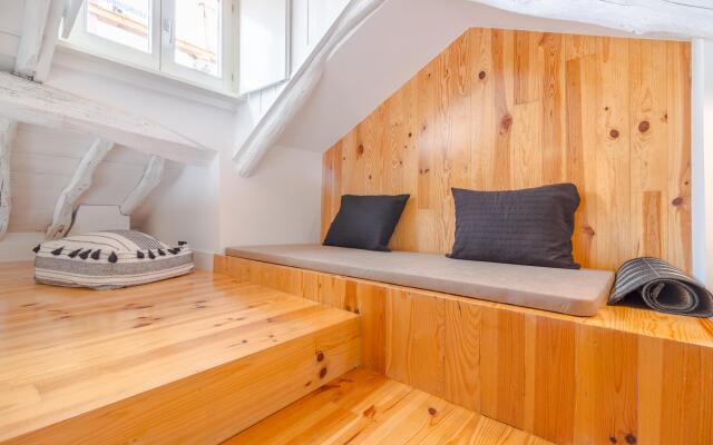 Youropo - The Tower 7F