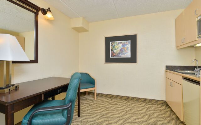 Clarion Pointe Tampa-Brandon Near Fairgrounds and Casino