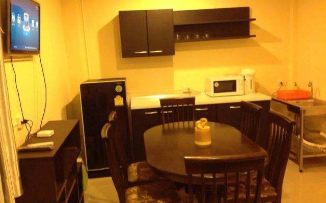 Beehive Patong Hostel