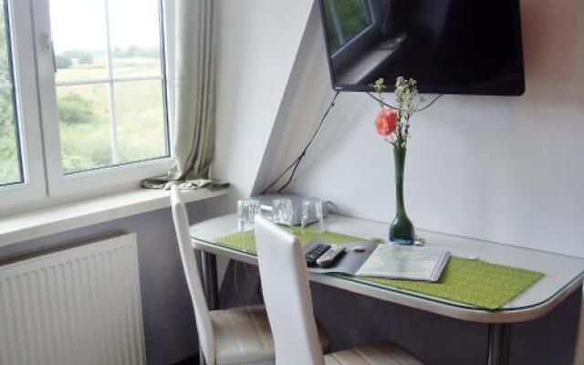 Pensjonacik Cyklada Comfortable Rooms Close to the Lake