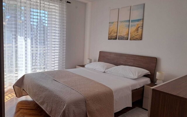 Apartments Maestral