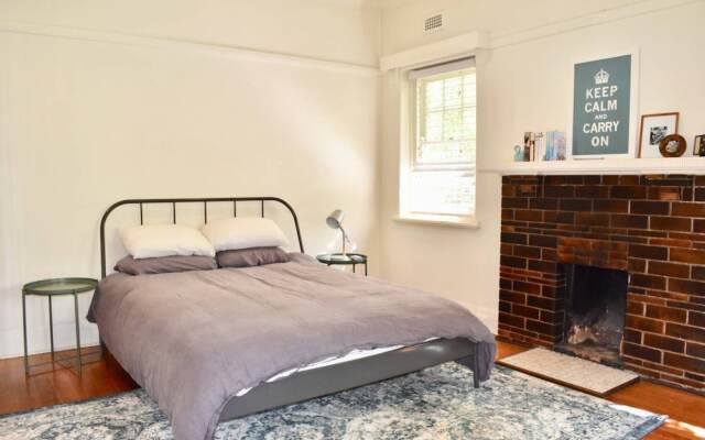 Artistic Apartment in Sunny Elwood near St Kilda