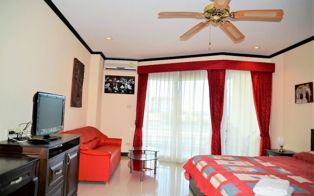 Jomtien Plaza Residence With sea View, spa Shower Bath tub