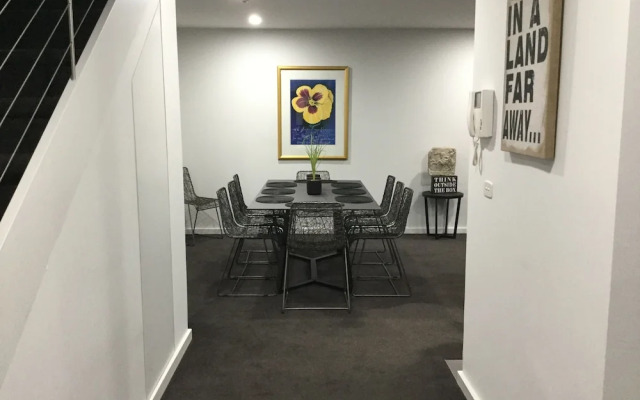 Sub Penthouse On Barkly Street