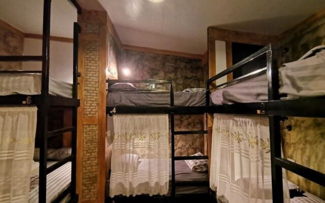 Gardenroom Home Stay and Cafe Suvarnabhumi