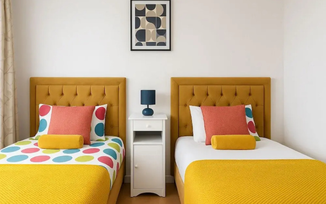 House - Sleeps 7 - Pet Friendly - Garden - Parking