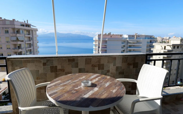 "sion Saranda Apartment 21 , a Three Bedroom Apartment in the Center of the City"