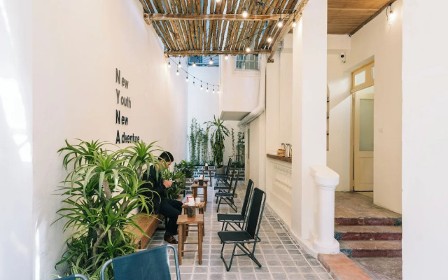 UNIQUE Creative Apartment w ROOFTOP Garden