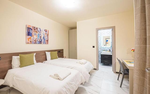 Atlantis Holiday Suites