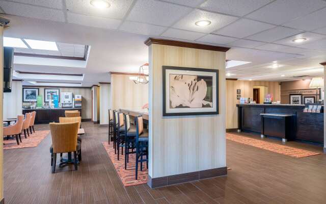 Hampton Inn Parkersburg-Mineral Wells