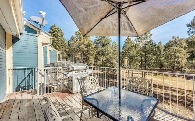 Bright Townhome - 1 Mile to Downtown Cloudcroft