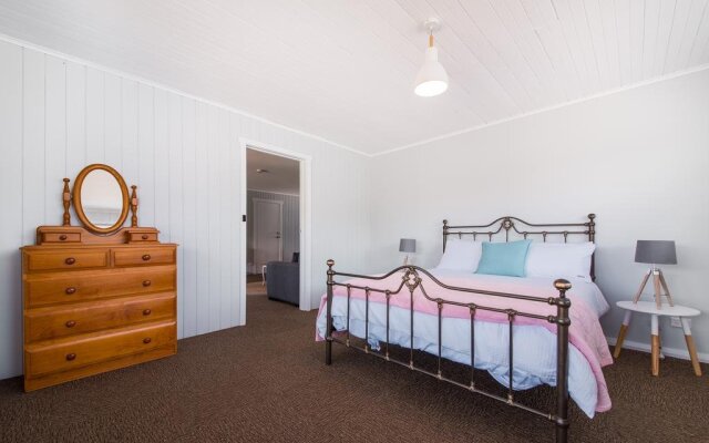 Bridport Holiday House