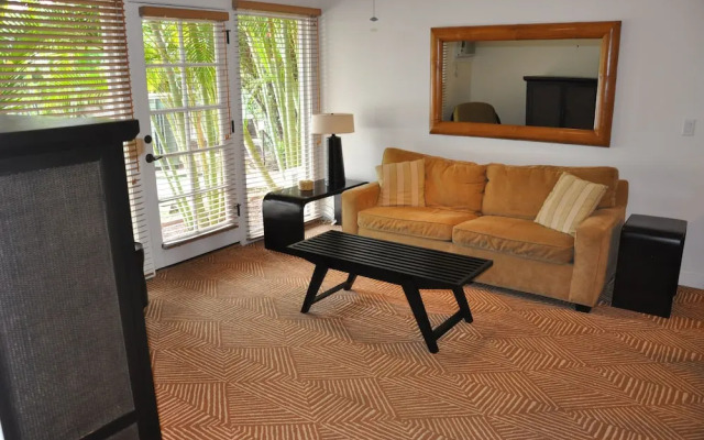 Aina Nalu I109 by RedAwning