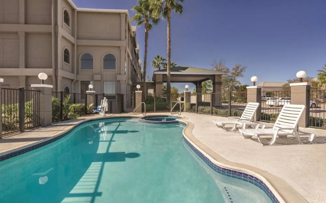 Baymont Inn & Suites by Wyndham The Woodlands