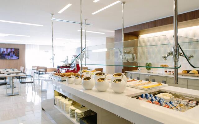 AC Hotel Kansas City Plaza