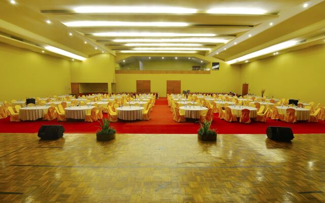 100 Sunset Hotel Managed by Eagle Eyes