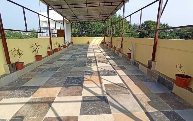 Anand Lok Vatika