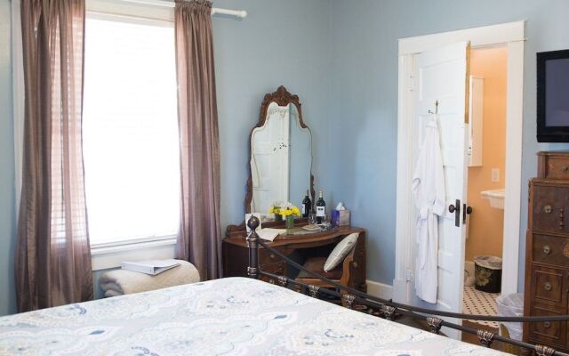 Rosen House Inn - Bed And Breakfast
