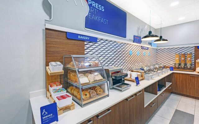 Holiday Inn Express & Suites Woodstock South by IHG