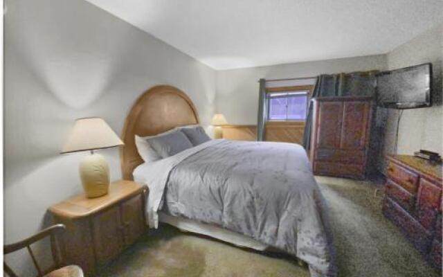 113AB Tennis Club by RedAwning