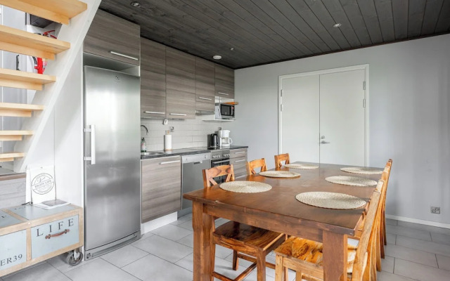 Peaceful 2BR Getaway Cabin at Riihivuori