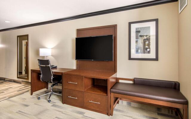 Comfort Suites
