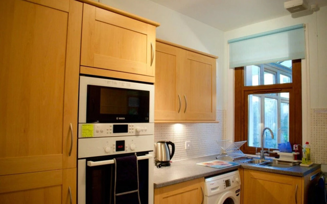 2 Bedroom House with Views of Arthurs Seat