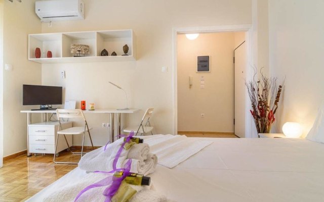 Charmy Petit 1 Bedroom Flat in Athens