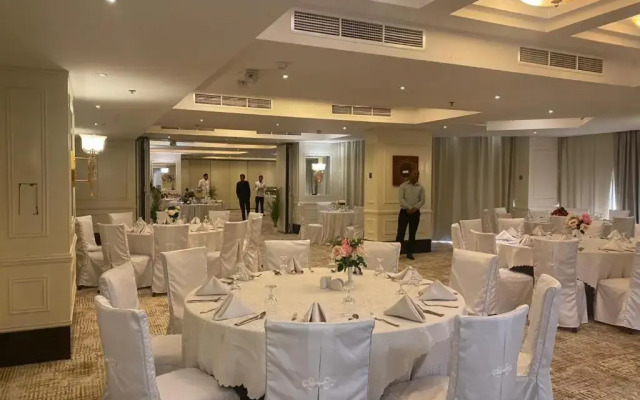 Corp Executive Hotel Doha Suites