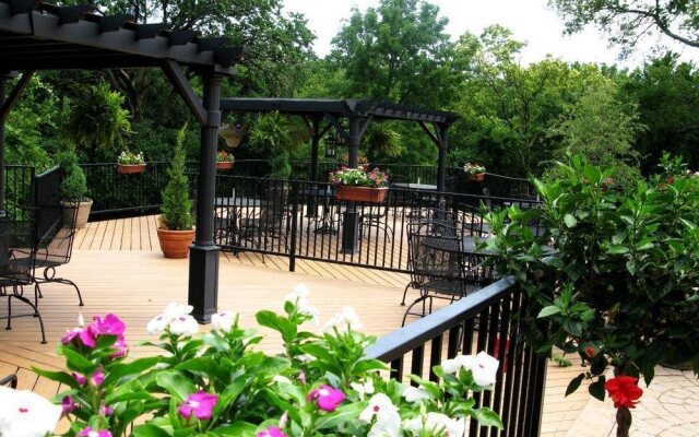 Two Hearts Inn