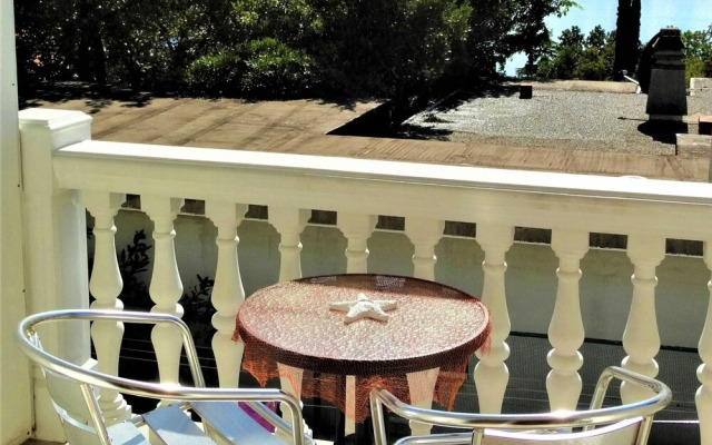 Warm and Welcoming Apartments With Sea View