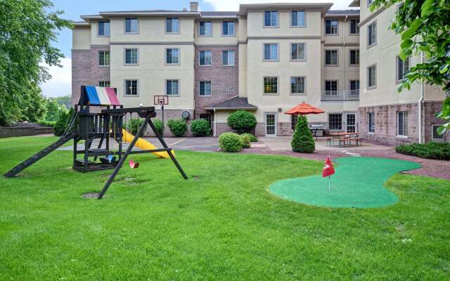 GrandStay Hotel & Suites