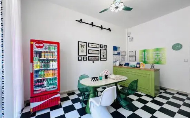 Sanya Yantana Travel Rental Store