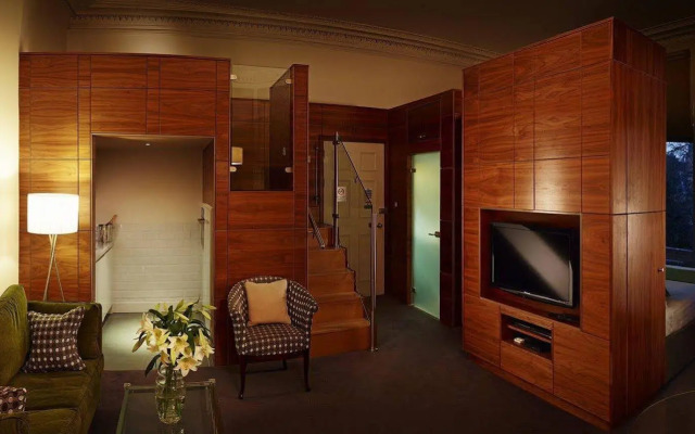 Merchiston Residence