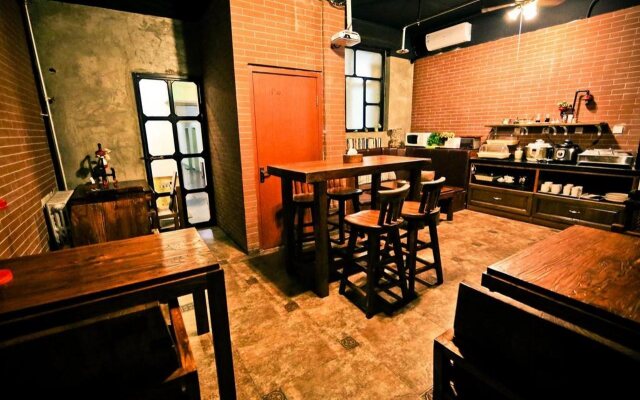Nostalgia Hotel Beijing Yonghe Lama