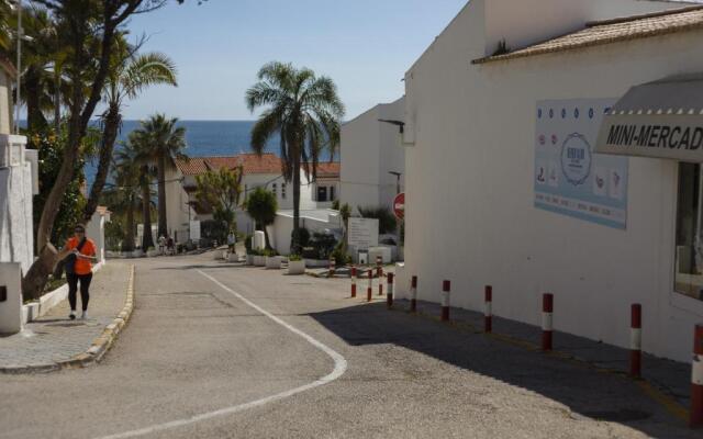 Hopstays Albufeira Casa do Zanão - 100m beach apartment