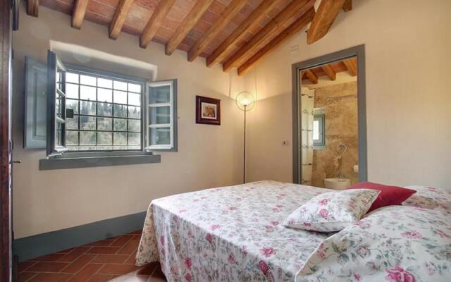 Casaglia 2 · Apartment With Shared Pool
