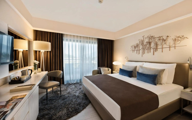 Mustis Royal Plaza Hotel