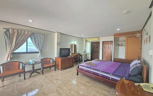 Phaiboon Hotel & Resort