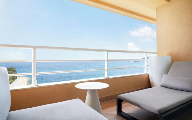 Le Meridien Beach Plaza