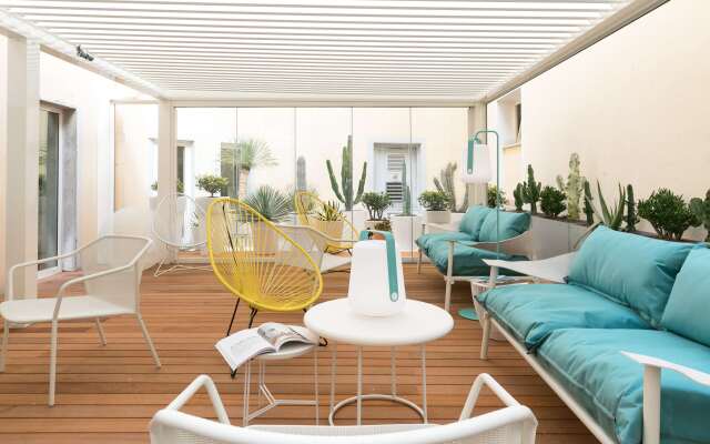 The Deck Hotel by HappyCulture