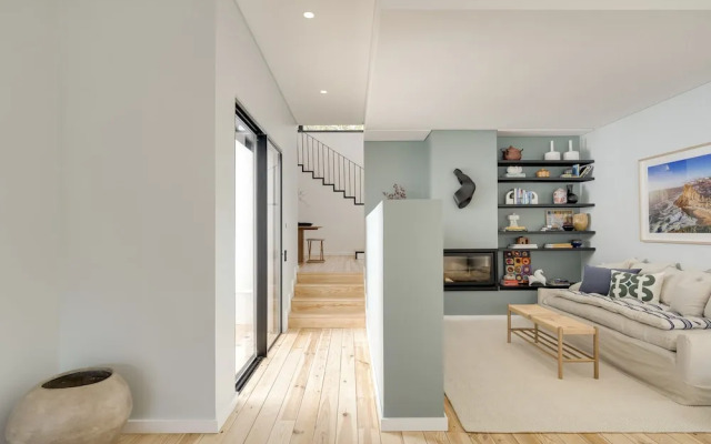 Cascais Contemporary Villa by Cadenzalux